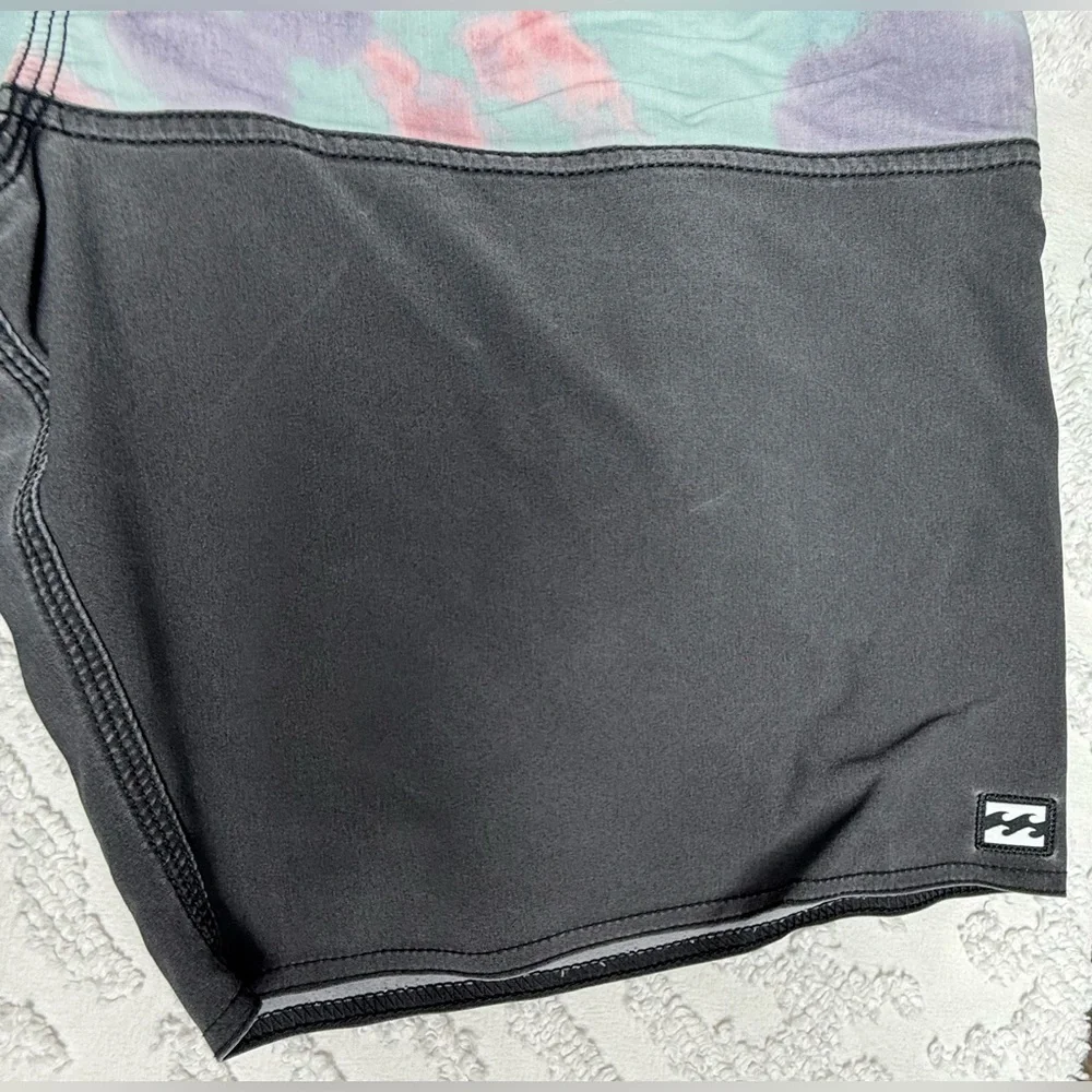 Billabong Men's Multicolor Swim Shorts